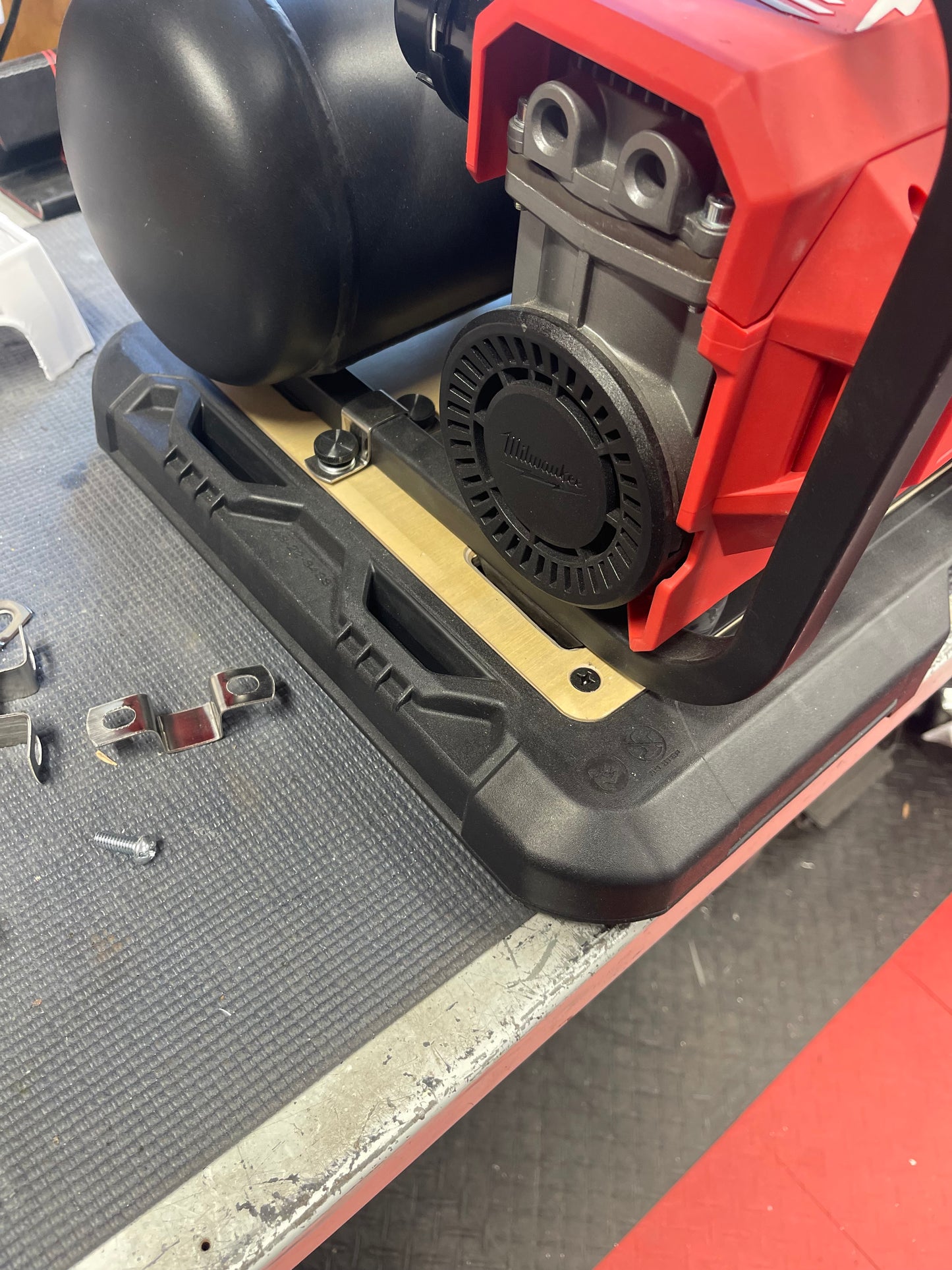 M18 Compressor Packout Mounting Accessories (DE-CMP)